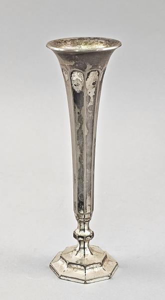 Versilberte Flötenvase
