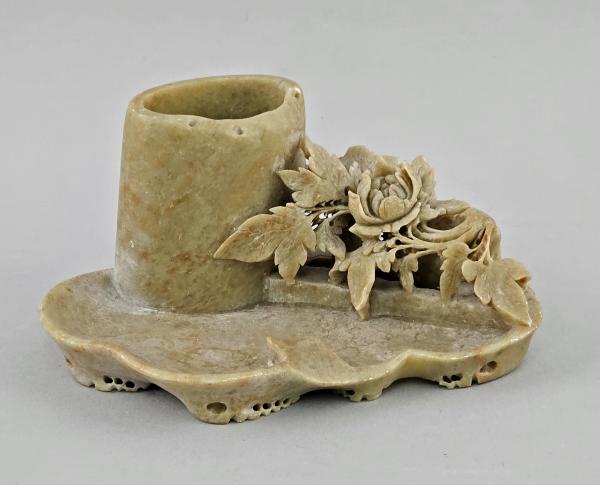 Speckstein-Vase mit Schale