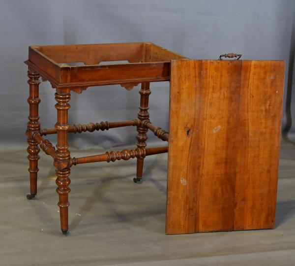 Tablett-Tisch