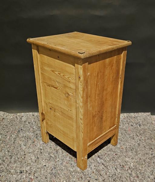 Nachtschrank Nadelholz