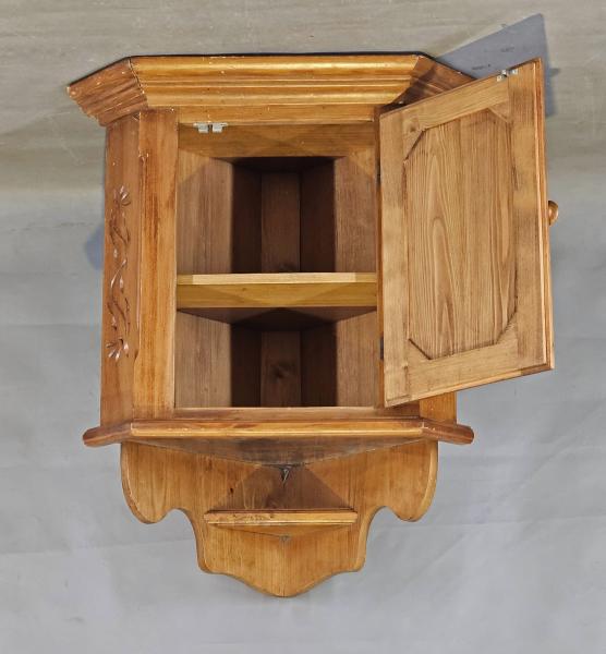 Wand-Eckschrank