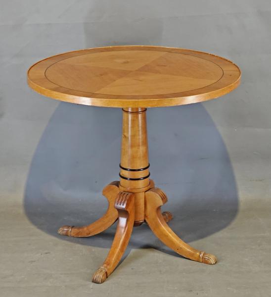 runder Tisch Art déco