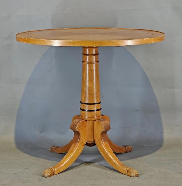 runder Tisch Art déco