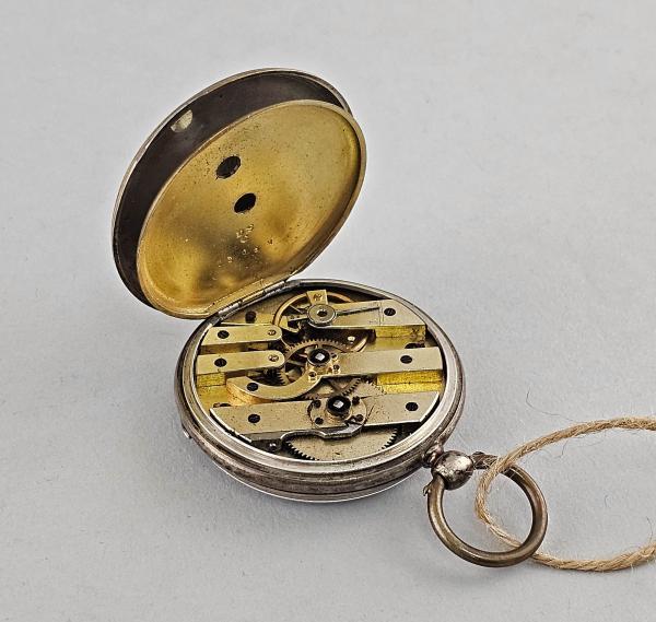 Versilberte Schlüssel - Taschenuhr