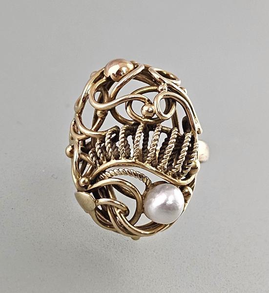 Filigraner Gold-Ring mit Perle