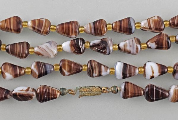 Modeschmuck Vintage Marmorierte Glasperlenkette braunweiß