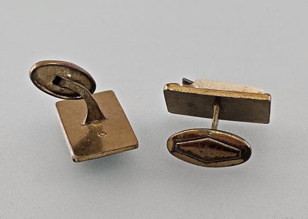 Paar Manschettenknöpfe schwarz-weiß Perlmutt Vintage 2,5x1,5cm bestoßen