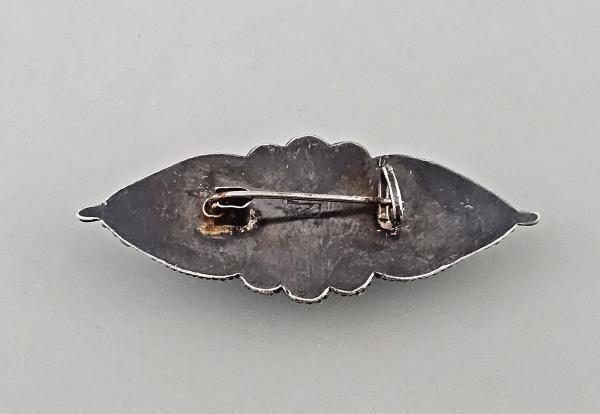 Filigrane Silber-Brosche Granat 4,5x2cm
