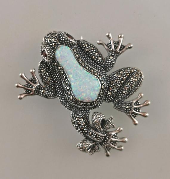 Opal-Markasit-Brosche Frosch