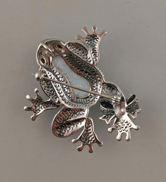 Opal-Markasit-Brosche Frosch
