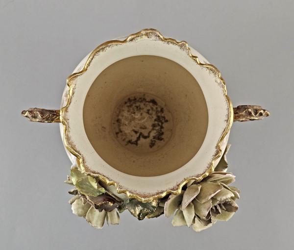 Große Majolika-Vase Blütenbelag