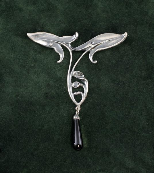 Jugendstil Brosche mit Onyx und Swarovski
