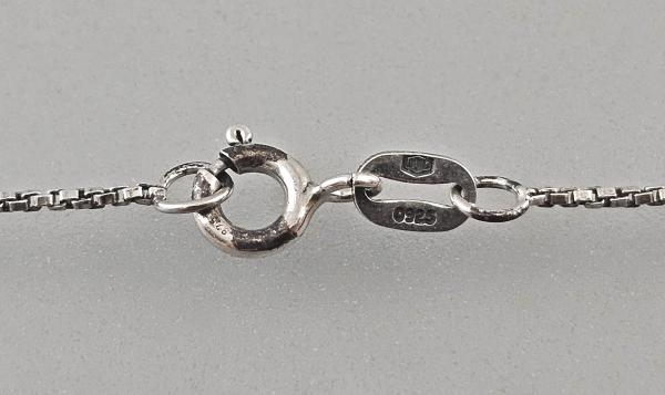 emailliertes Collier "Putto" Swarovski & Perlen