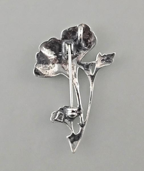 emaillierte Ginkgo Brosche