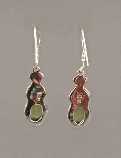 Ohrringe hellgrüner Stein 0,8x3,5cm Peridot