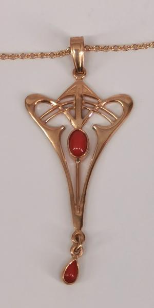 Collier rotvergoldet mit Koralle