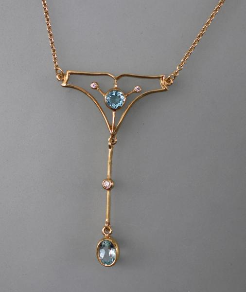 Jugendstil Collier mit Blautopas und Zirkonia