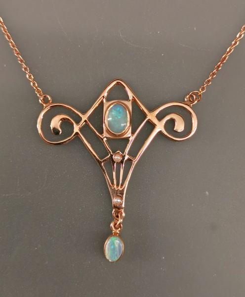 rosévergoldetes Collier mit Opalen Jugendstil
