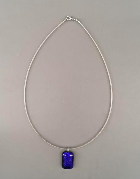 Glas-Anhänger an Kette