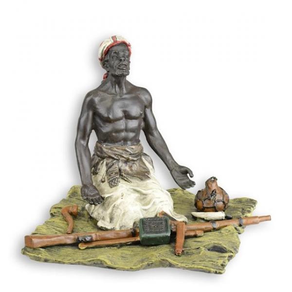 Bronze Skulptur orientalischer Waffenhändler sitzend