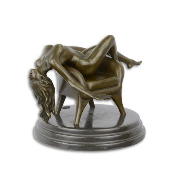 Erotik Bronze liegend weiblicher Akt
