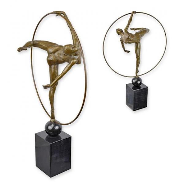 Bronze Skulptur auf Steinsockel Reifen Tänzerin