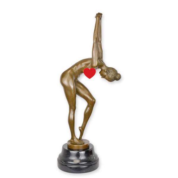 Bronze Skulptur auf Steinsockel Frauenakt turnend