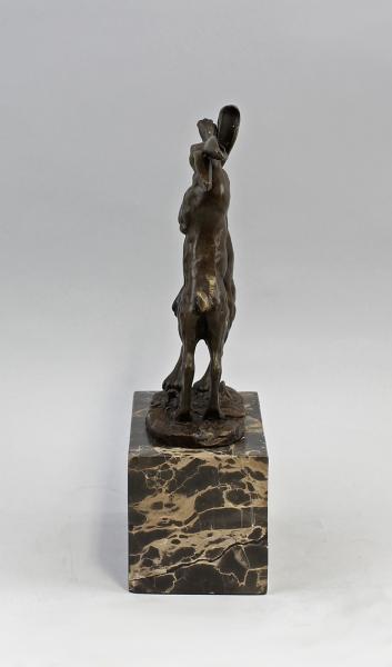Bronze Hasen im Zweikampf