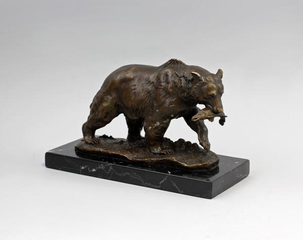 Milo, Bronze Bär mit Fisch