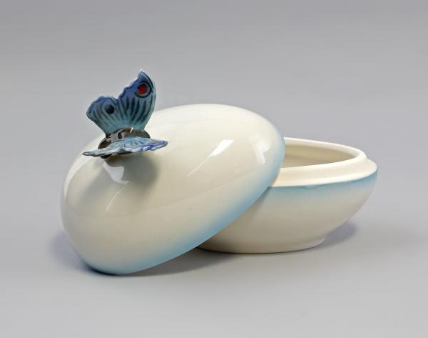 Eidose groß blauer Rand Schmetterling