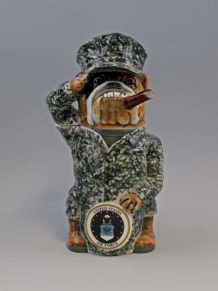 Sammler-Figurenkrug Bulldogge m.Zigarre in Uniform / / 0xda(3xEL)
