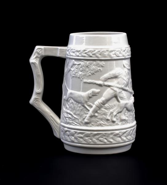 Bierkrug weiß Relief Jagd 1 Liter