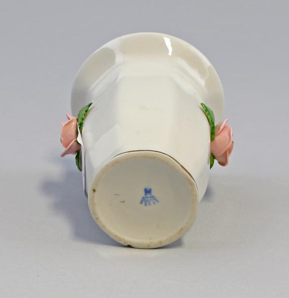 Vase mit Belag und Goldrand, beschädigt