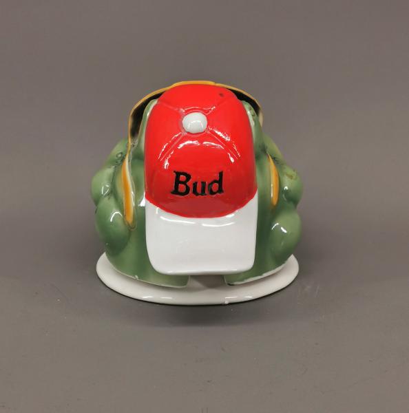 Briefbeschwerer Echse / Frosch mit Brille und Basecap ungemarkt