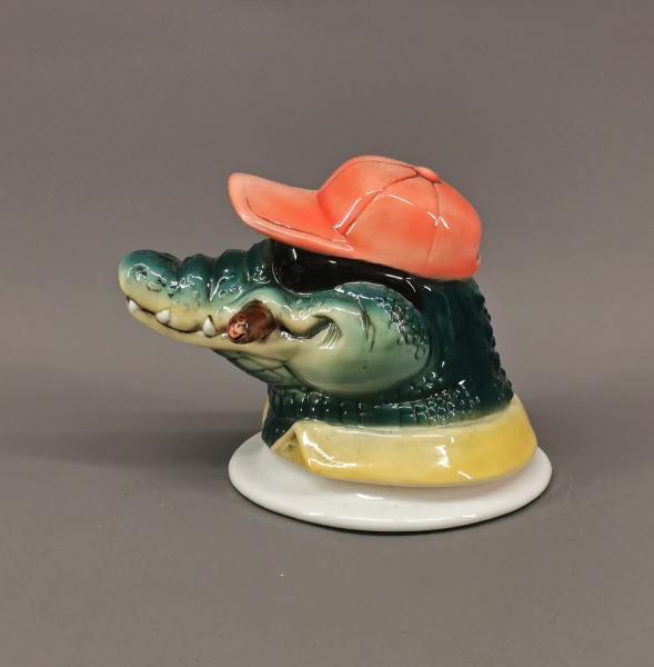 Briefbeschwerer Krokodil mit Basecap Sonnenbrille Zigarre ungemarkt