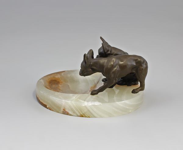 Onyx Schale mit französischen Bulldoggen