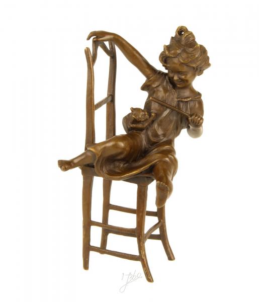 Bronze Skulptur Mädchen Katze Stuhl