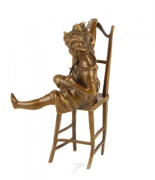Bronze Skulptur Mädchen Katze Stuhl