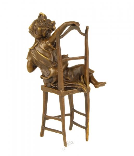 Bronze Skulptur Mädchen Katze Stuhl