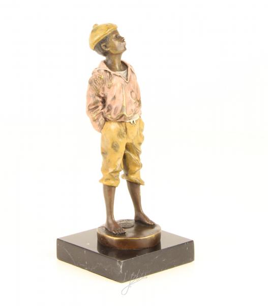 Bronze Skulptur pfeifender Knabe