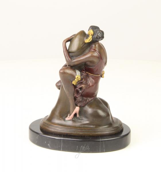 Bronze Skulptur Frau umarmt Phallus