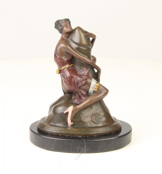 Bronze Skulptur Frau umarmt Phallus