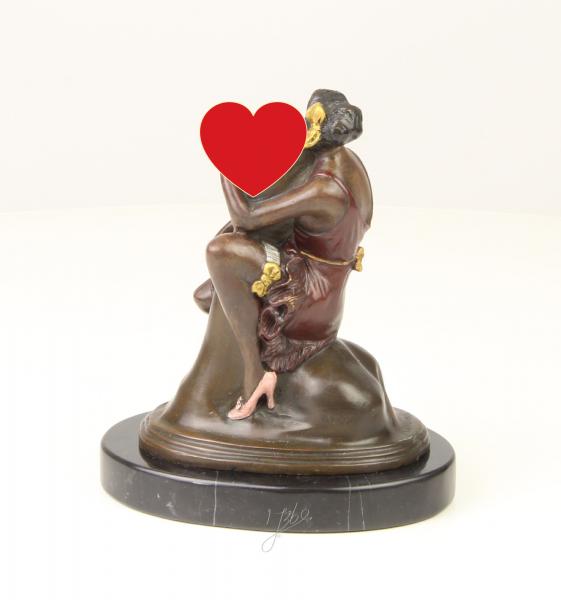 Bronze Skulptur Frau umarmt Phallus