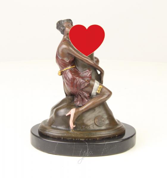 Bronze Skulptur Frau umarmt Phallus