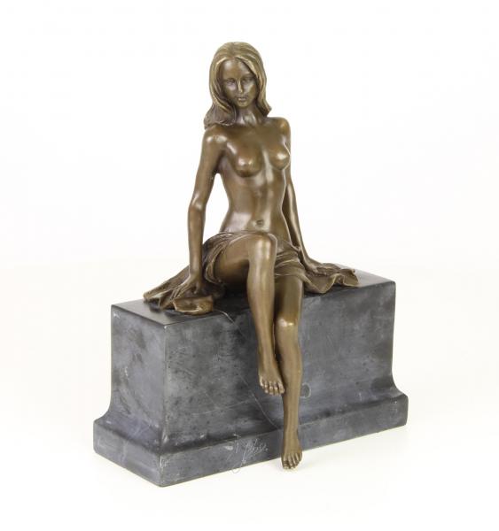 Bronze Skulptur Halbnackte Frau
