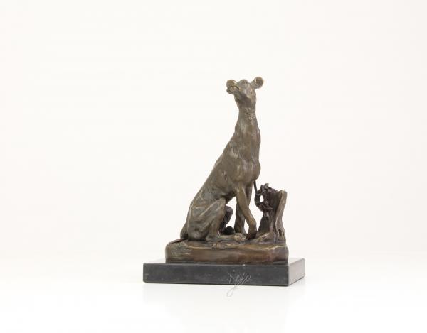 Bronze Skulptur sitzender Windhund