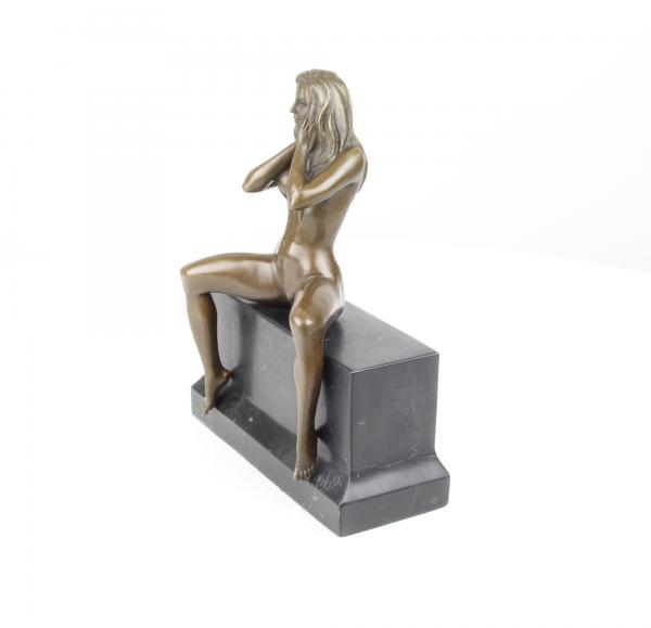 Bronze Skulptur nackte Frau
