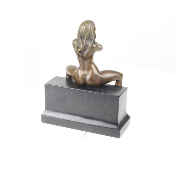 Bronze Skulptur nackte Frau