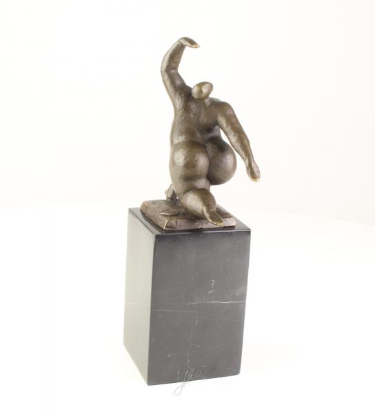 moderne Bronze Skulptur nackte Frau