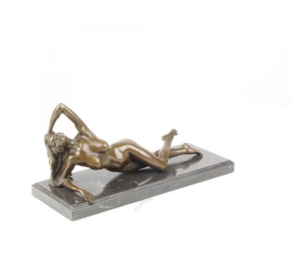 Bronze Skulptur nackte Frau